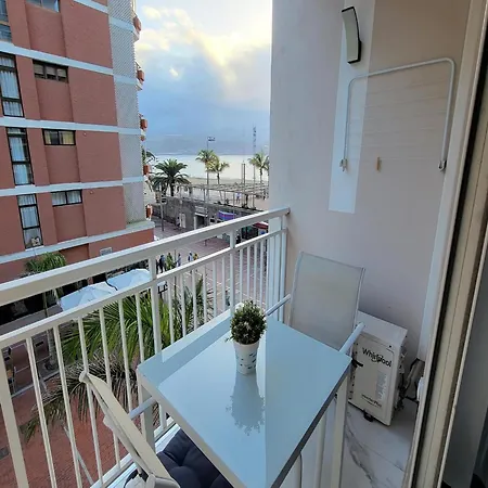 Seaside Palmas Near Playa Canteras بيت للعطل لاس بالماس دي غران كاناريا